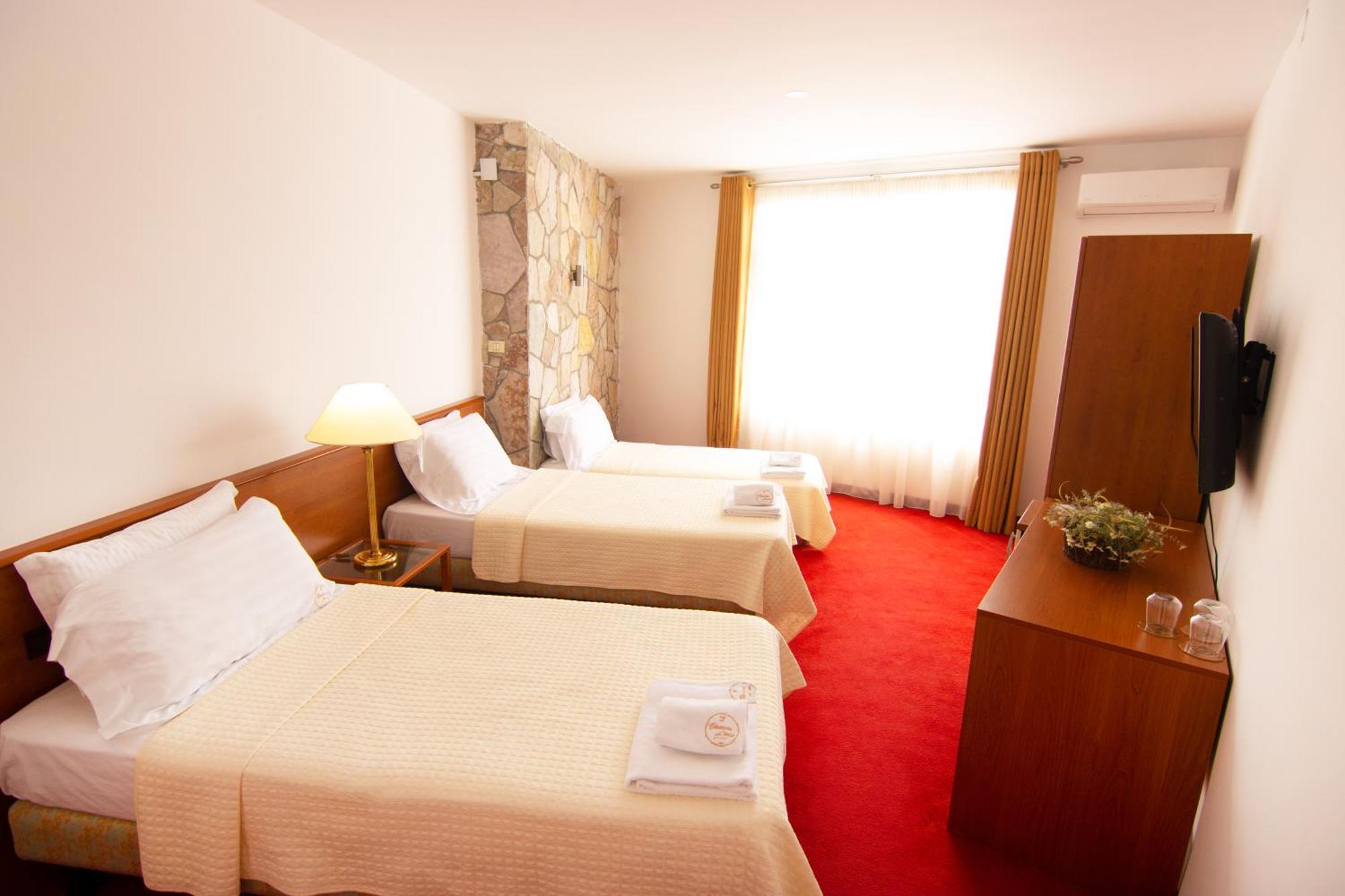 Chateau Linza Resort Tirana Exterior photo